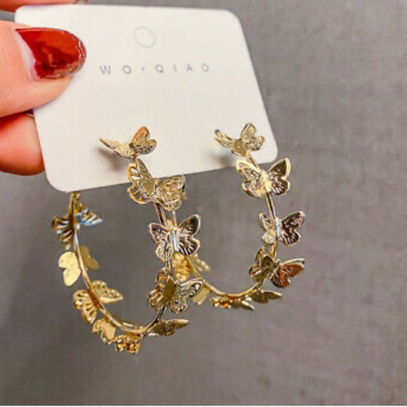 NEW 18k Gold Plated Butterflies Earrings - Picture 2 of 9